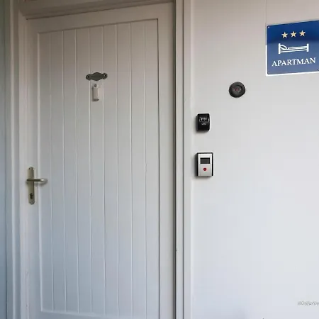 Luciana's Centre Hideout 아파트 *