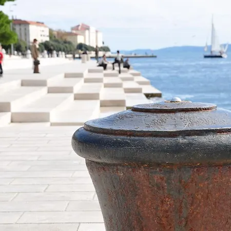 Luciana's Centre Hideout * 자다르